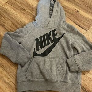 Like new Nike hoodie size 3T